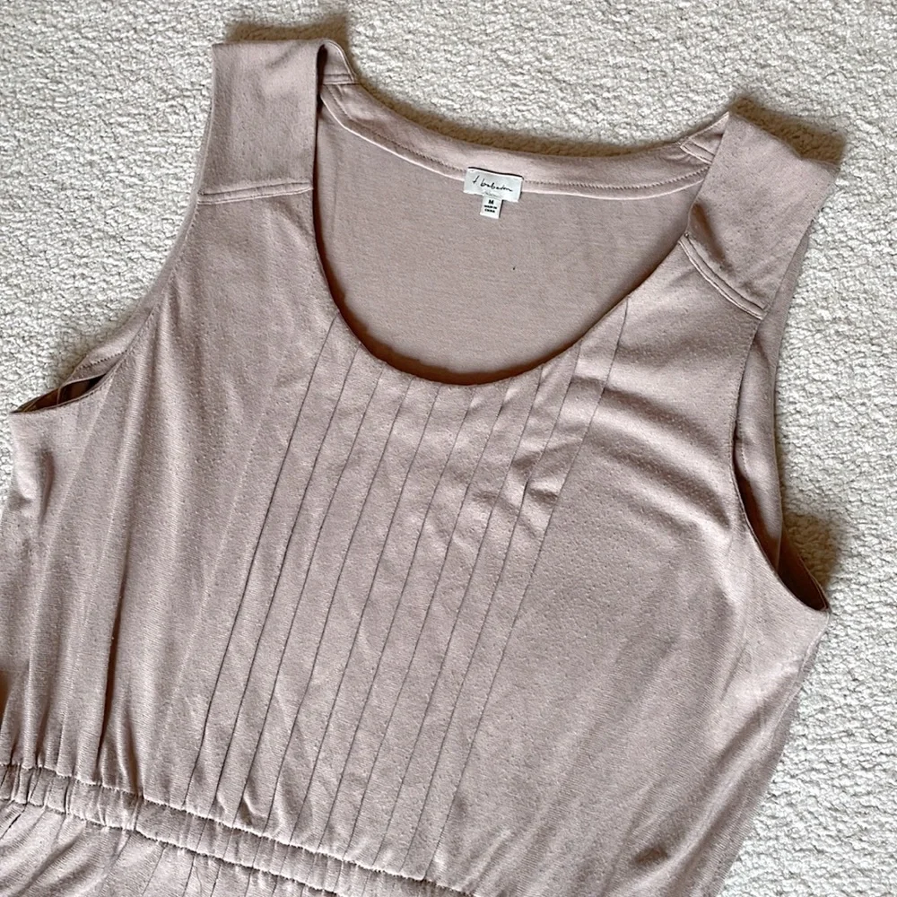 Aritzia T Babaton - Mauve colored top - Picture 3 of 4
